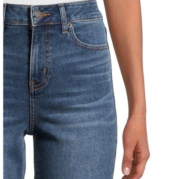 Time and Tru Women's High Rise Step Hem Kick Flare Jeans Size 12 - Picture 2 of 10